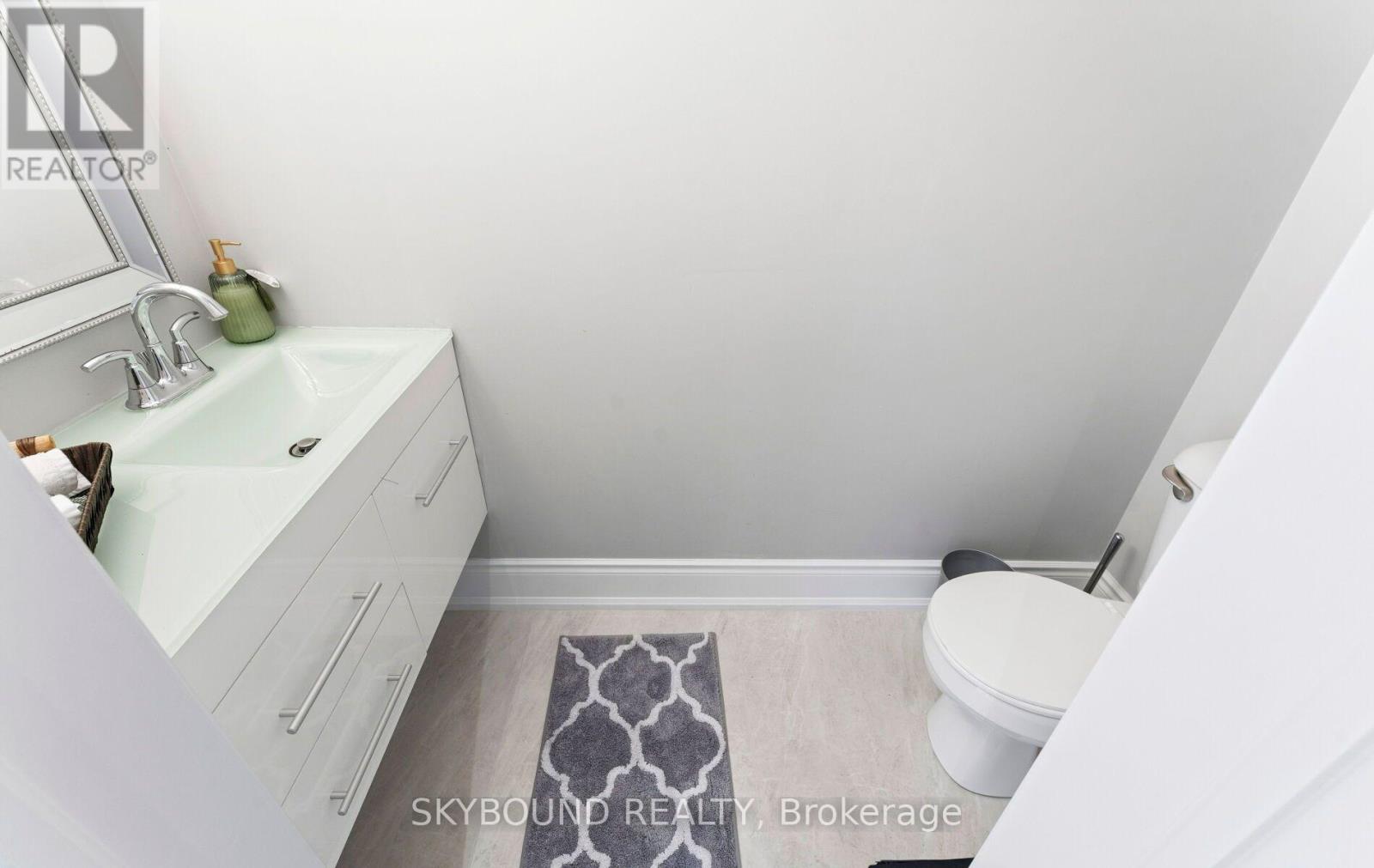 10 Gala Lane, Toronto, ON photo 42