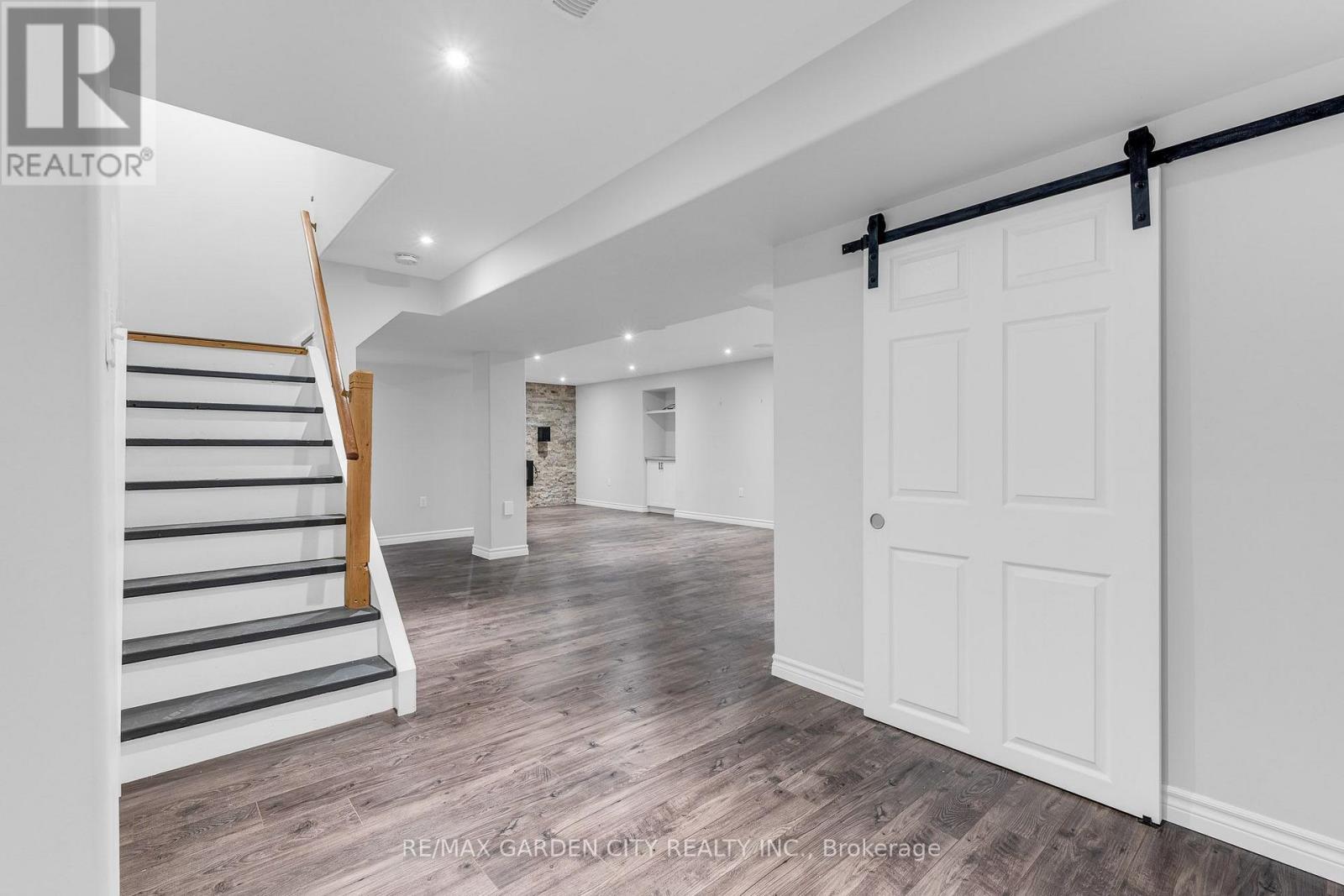 LOWER - 159 VALERA DRIVE, Hamilton (Stoney Creek) — photo 2