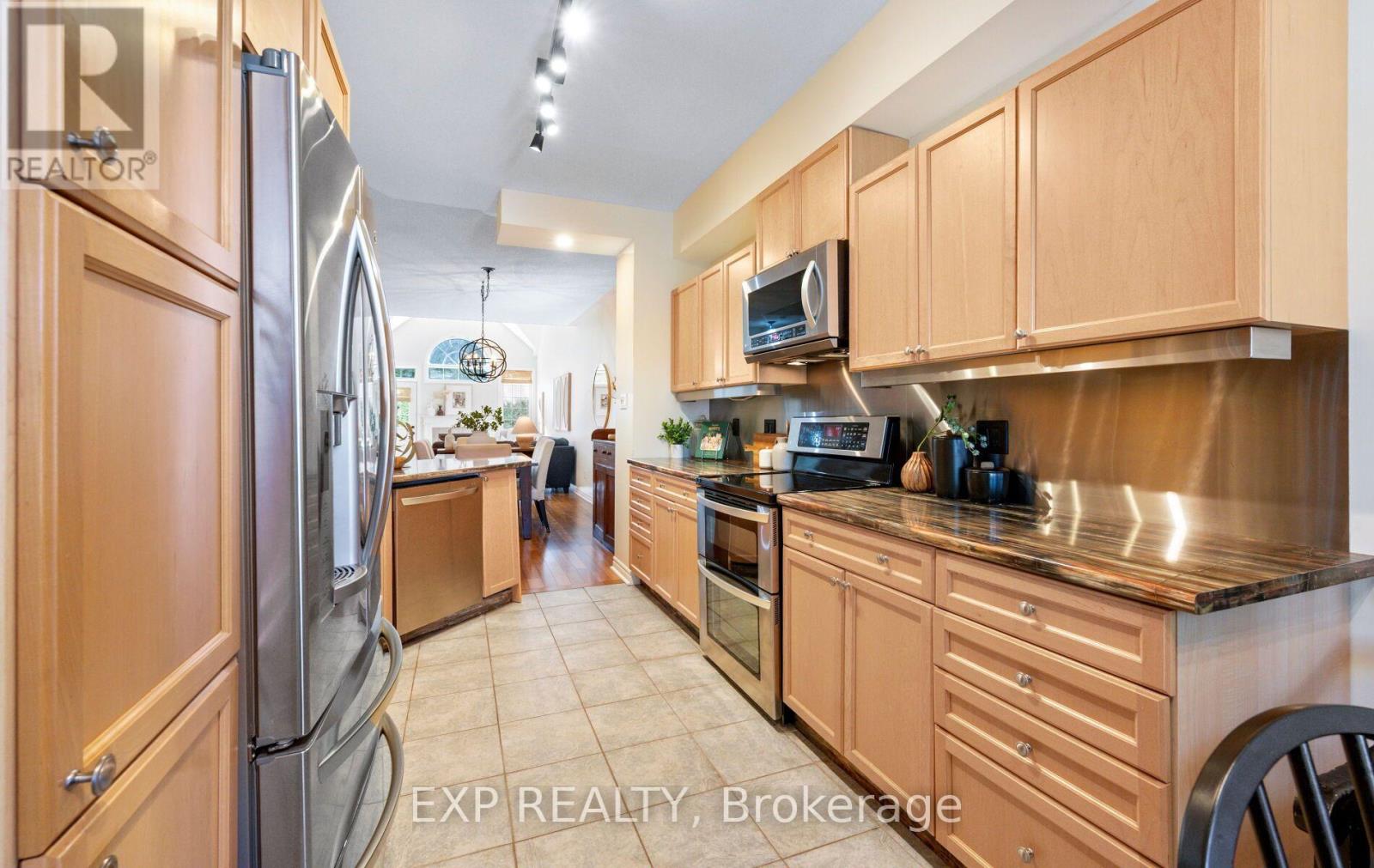 127- 110 Napier Street West, Blue Mountains, ON photo 18