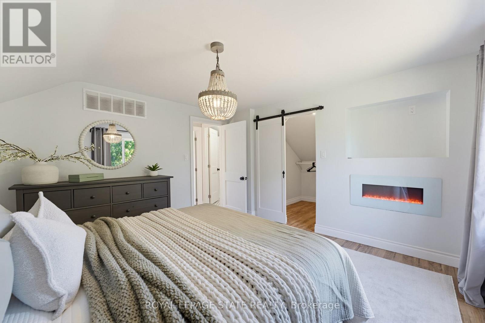 206 CRAIGROYSTON ROAD - 23