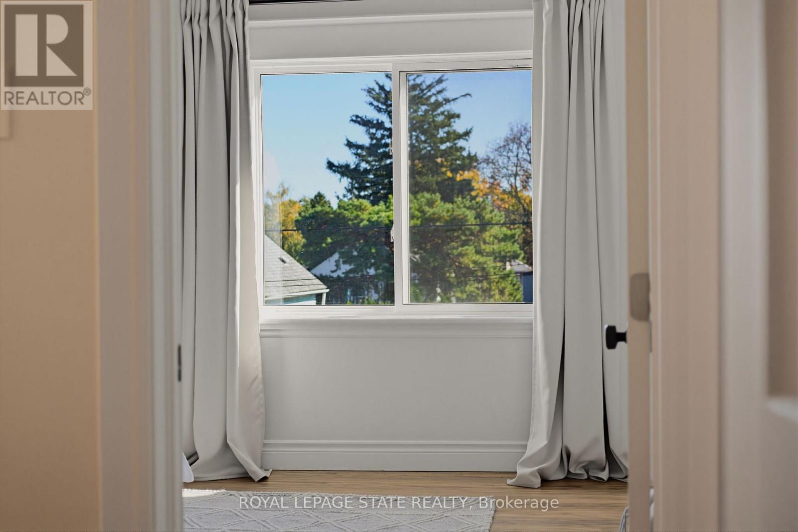 206 CRAIGROYSTON ROAD - 28