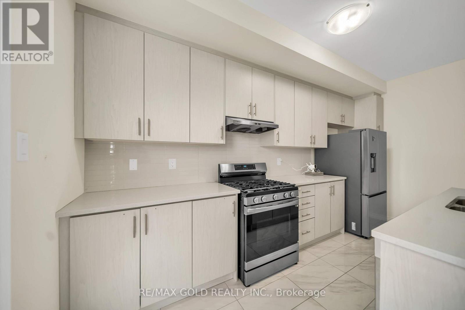5 Capton Street, Brantford, ON photo 13