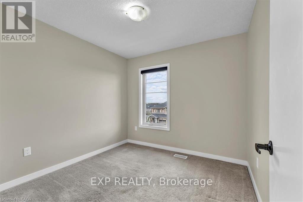 94 CRAFTER CRESCENT, Hamilton (Stoney Creek Mountain) — photo 12