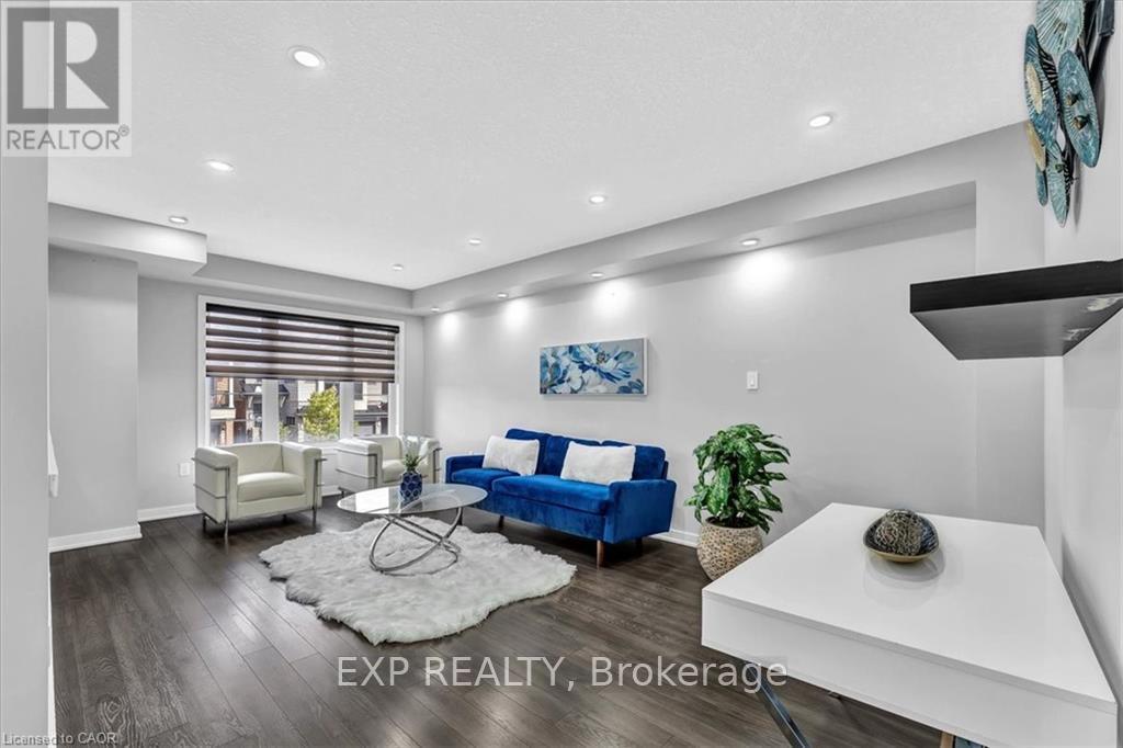 94 CRAFTER CRESCENT, Hamilton (Stoney Creek Mountain) — photo 3
