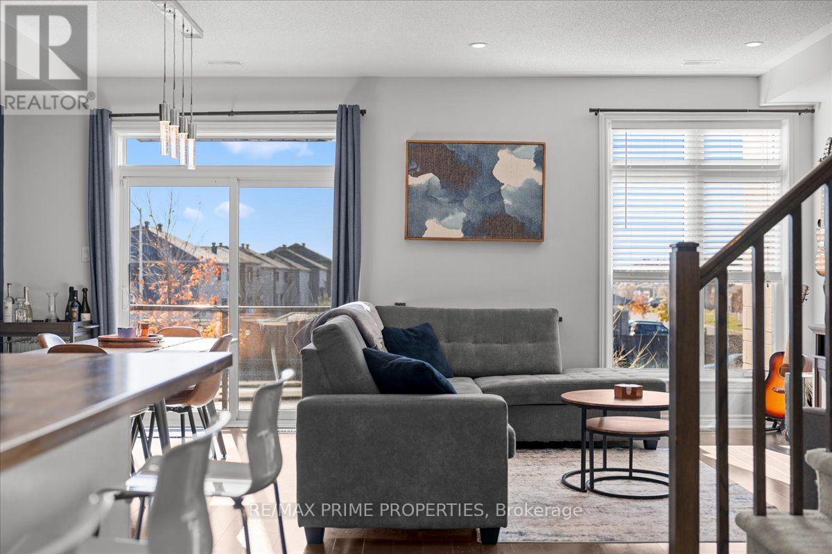 Commercial Properties for Sale in Ottawa – 218 CHAPERAL PRIVATE – By Peter Sagos - Image 17