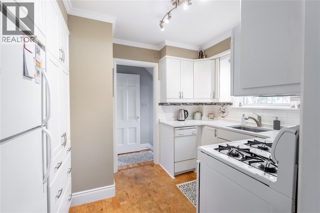 108 CECIL STREET, Sarnia — photo 9