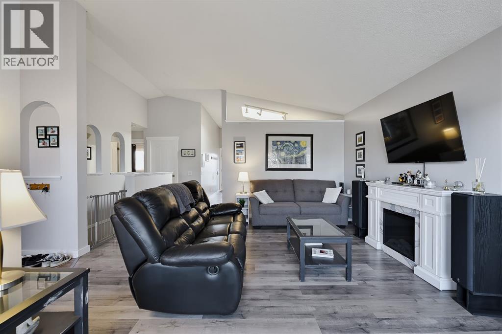 85 West Mcdougal Road, Cochrane — photo 7
