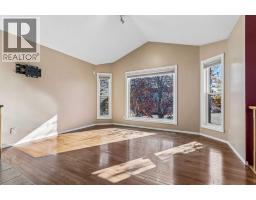 4pc Bathroom - 574 Evermeadow Road Sw, Calgary, AB T2Y4W9 Photo 9
