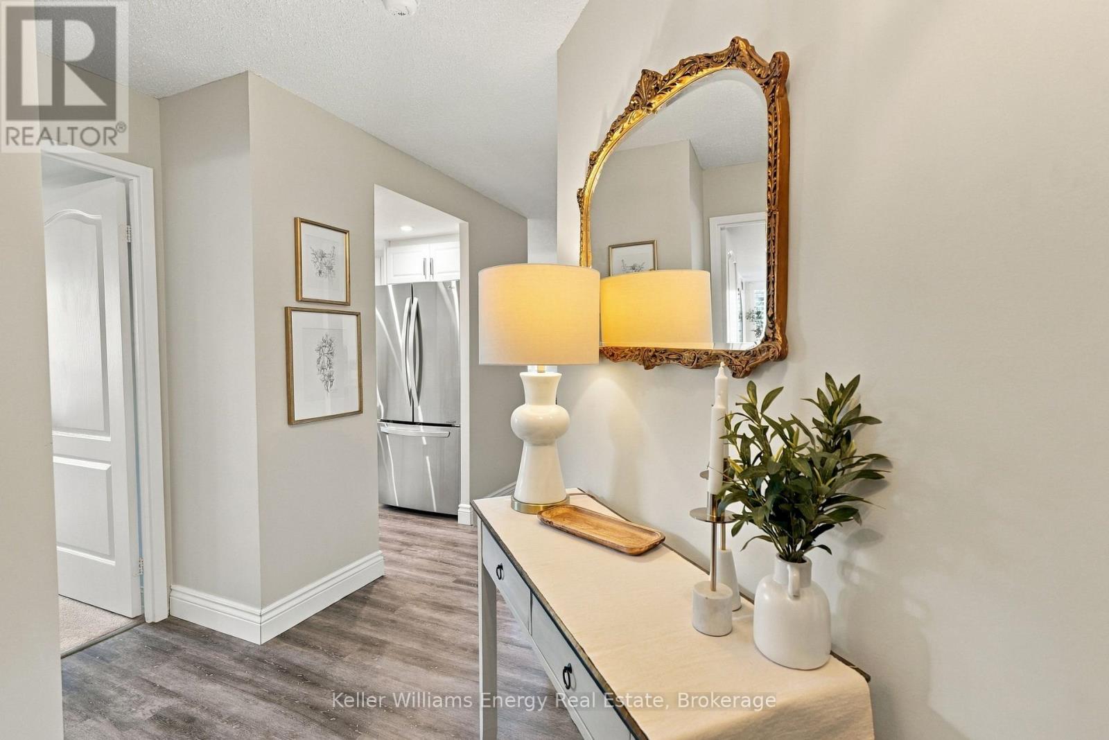 712 Rossland Unit 302 photo 5