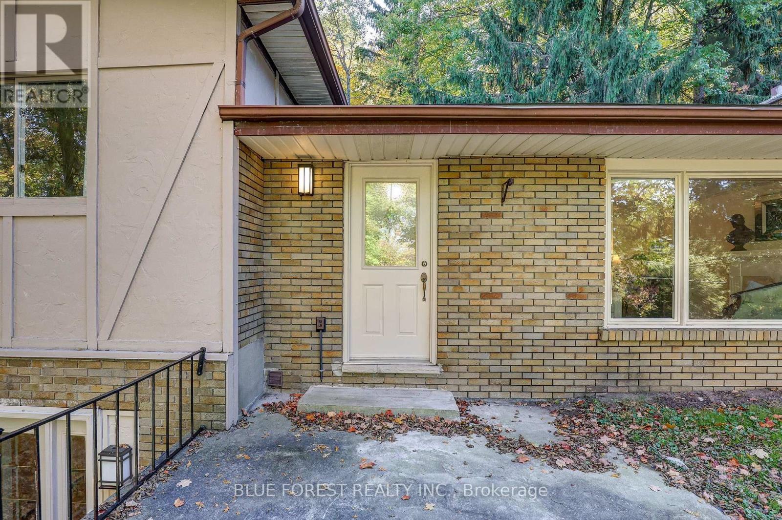 786 SPRINGBANK DRIVE, London South (South C) — photo 5