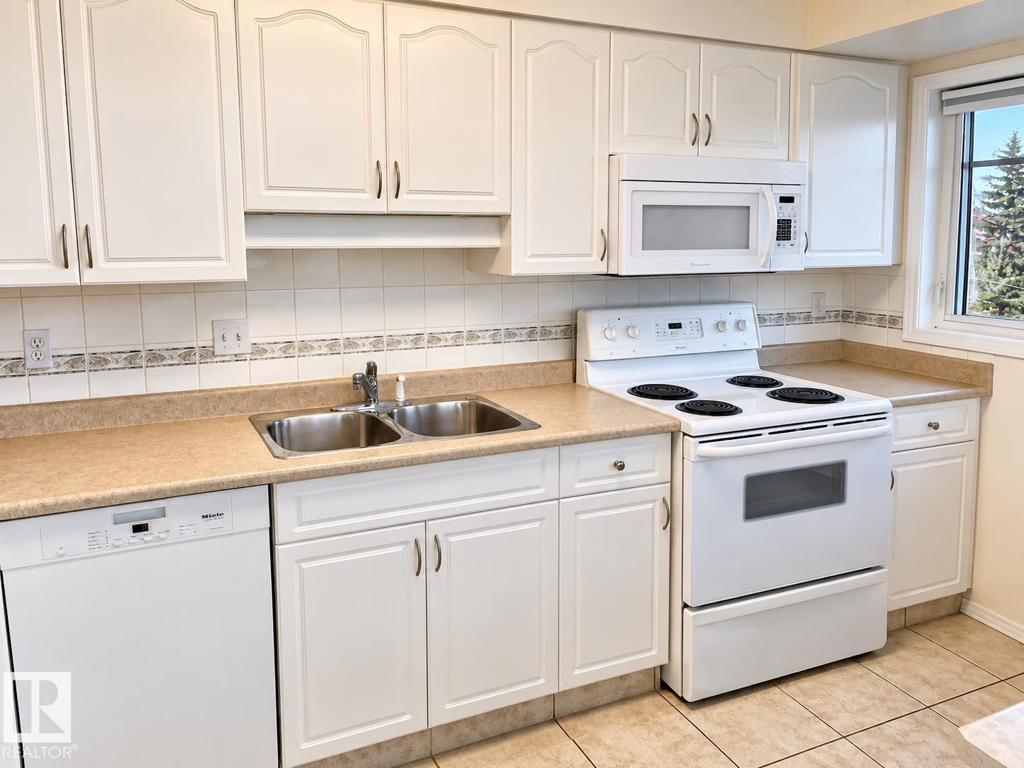 #402 8909 100 ST NW, Edmonton — photo 6