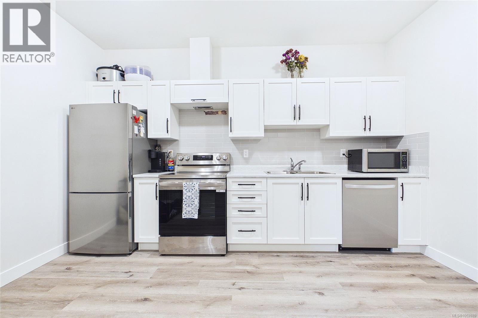 920 Craig Rd - 30