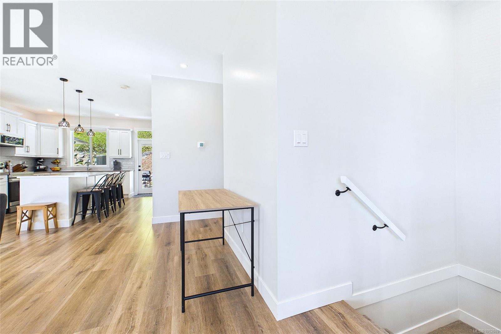 920 Craig Rd - 7