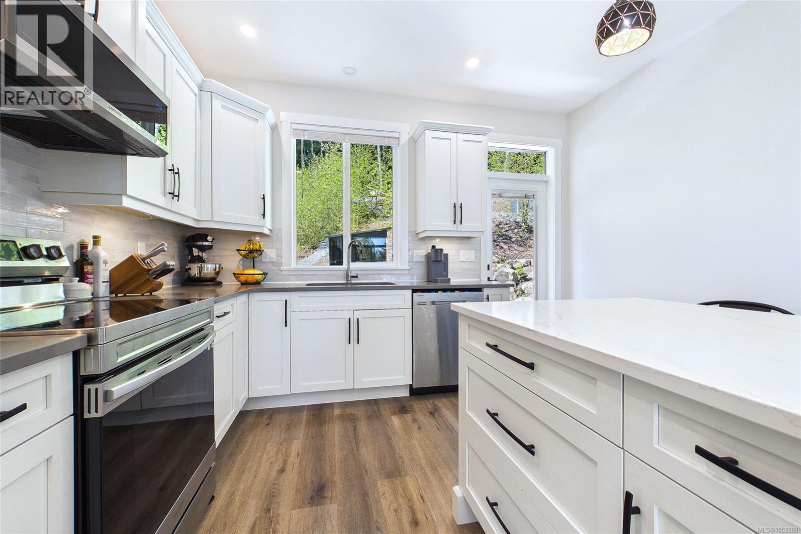 920 Craig Rd - 9