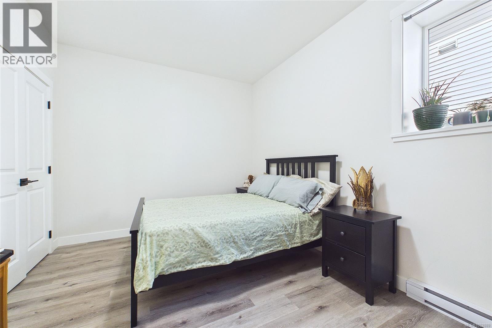 920 Craig Rd - 37