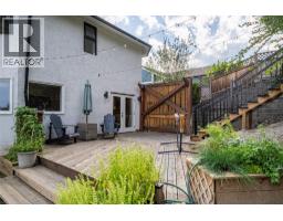 Kitchen - 670 Cassiar Road, Kelowna, BC V1V1M6 Photo 9