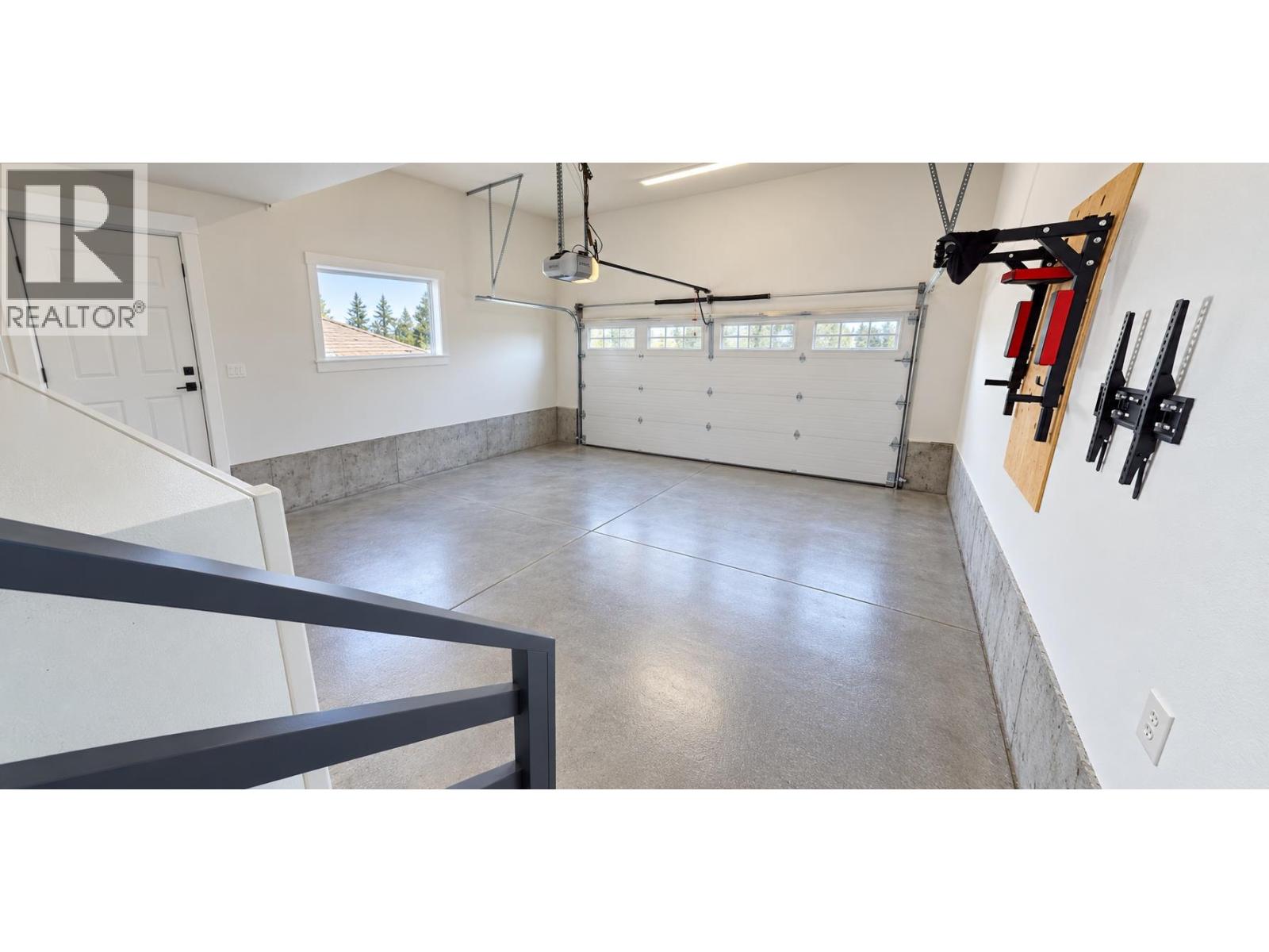 670 Cassiar Road, Kelowna - Image 1