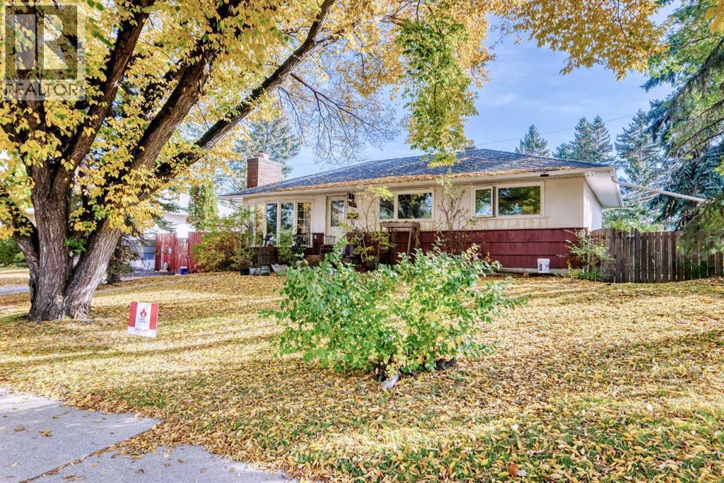 1936 45 Street SW photo 15