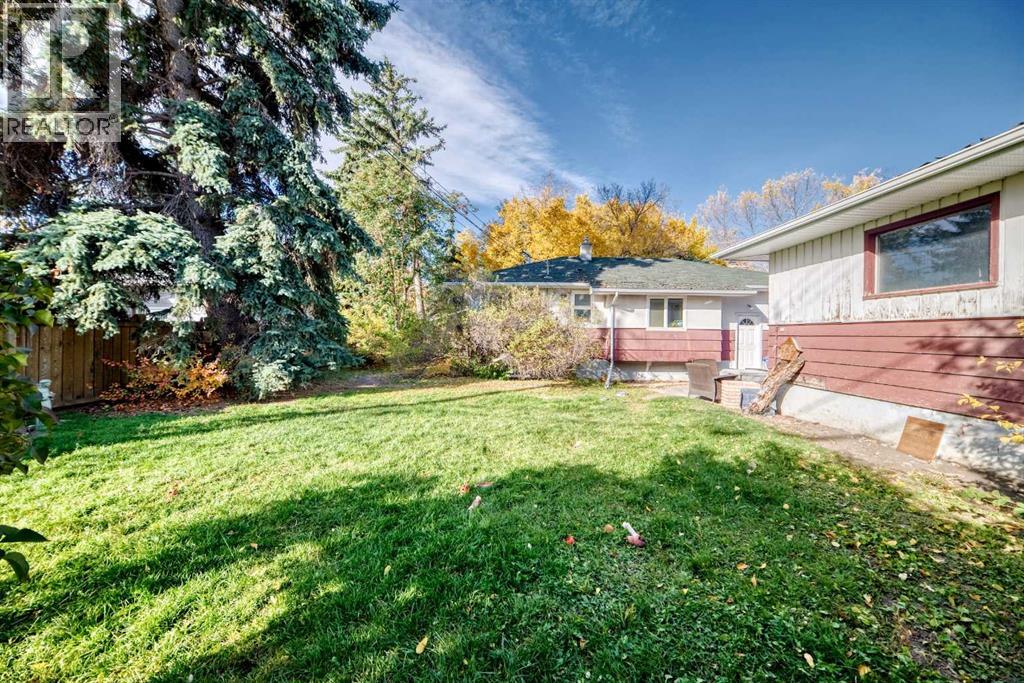 1936 45 Street SW photo 12