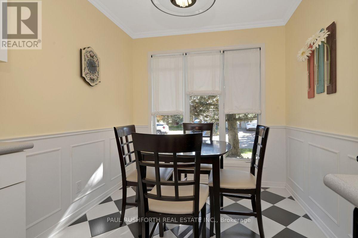 Kitchen Eating Area
