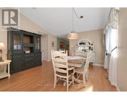 Living room - 40 Roberge Crescent, Ottawa, ON K2L4G7 Photo 9