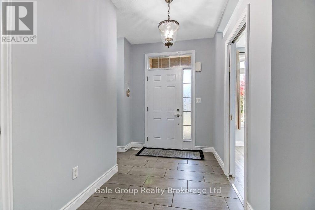 724 GARDEN COURT, Woodstock (Woodstock - North) — photo 2