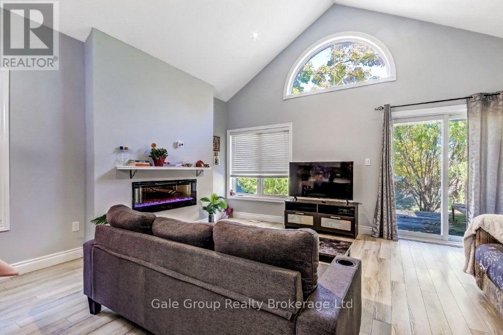 724 GARDEN COURT, Woodstock (Woodstock - North) — photo 3