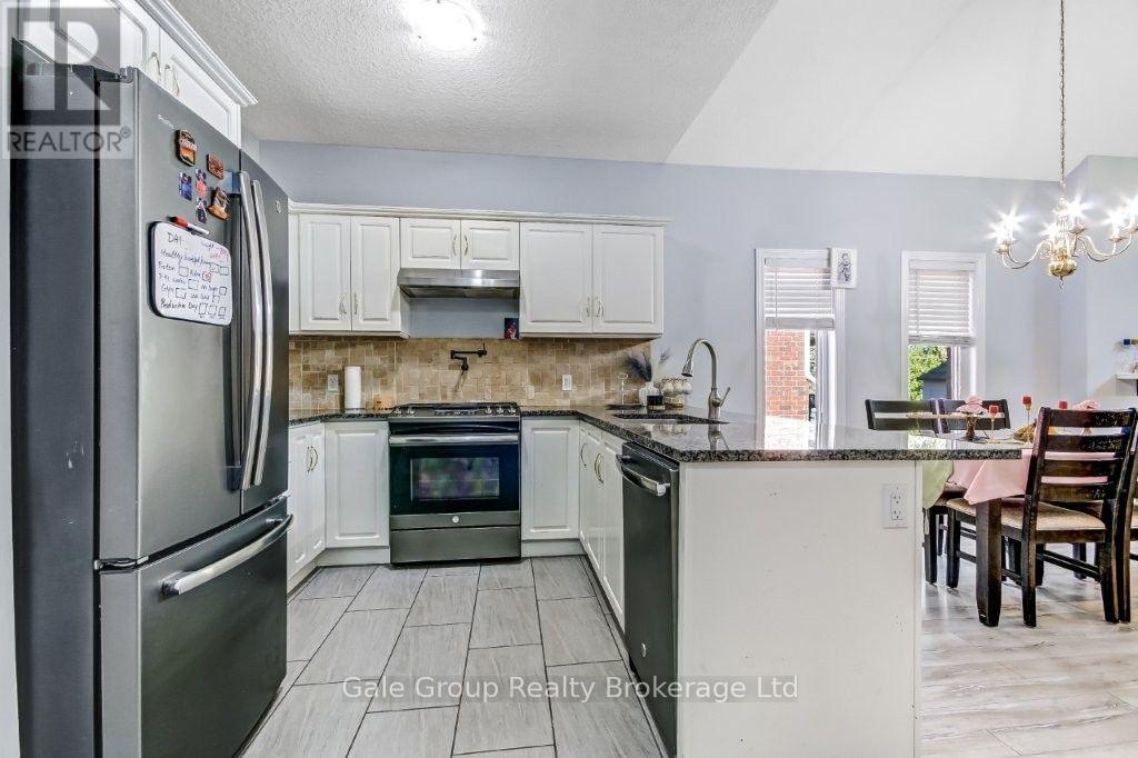 724 GARDEN COURT, Woodstock (Woodstock - North) — photo 5