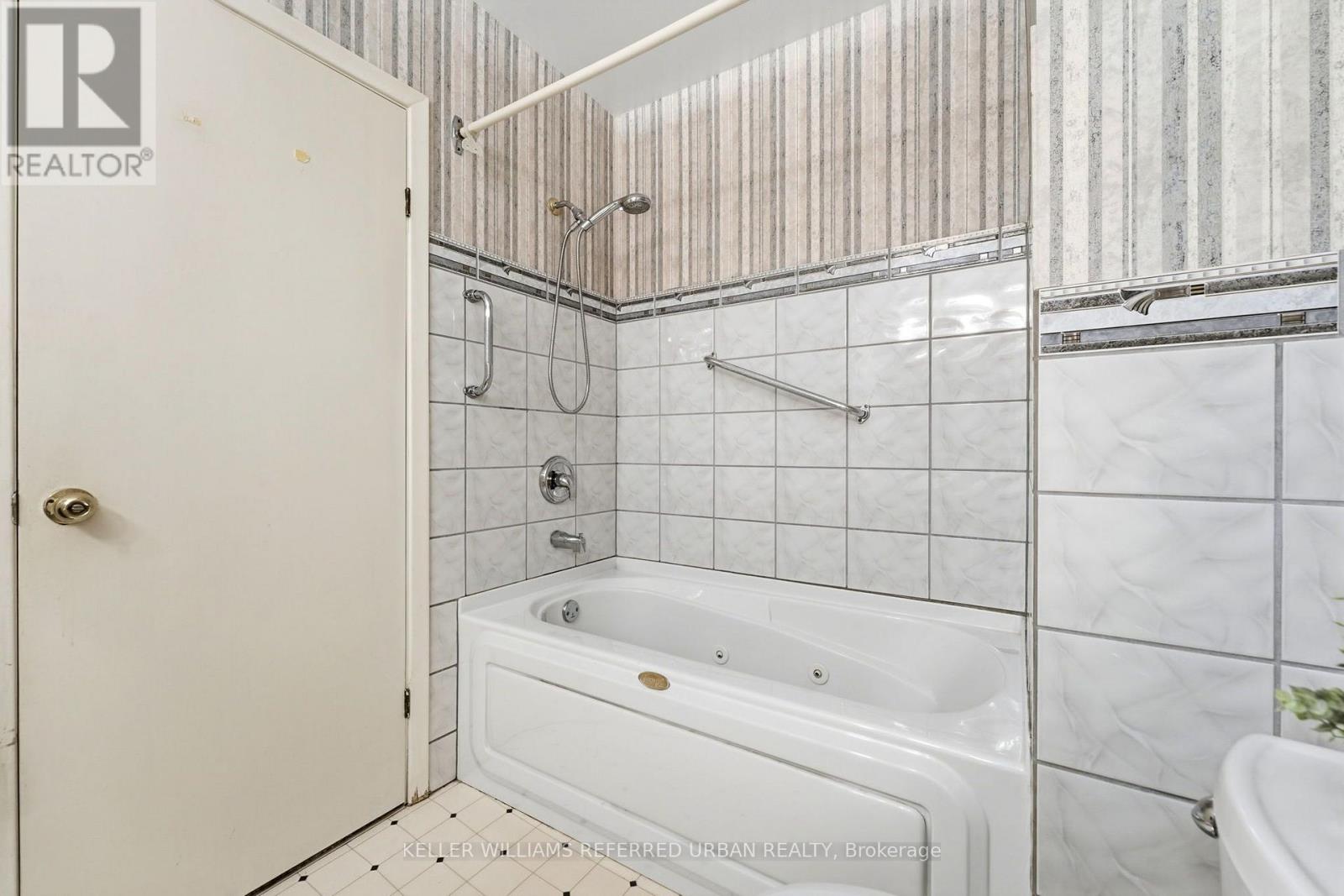 83 Santa Barbara Road, Toronto, ON photo 19