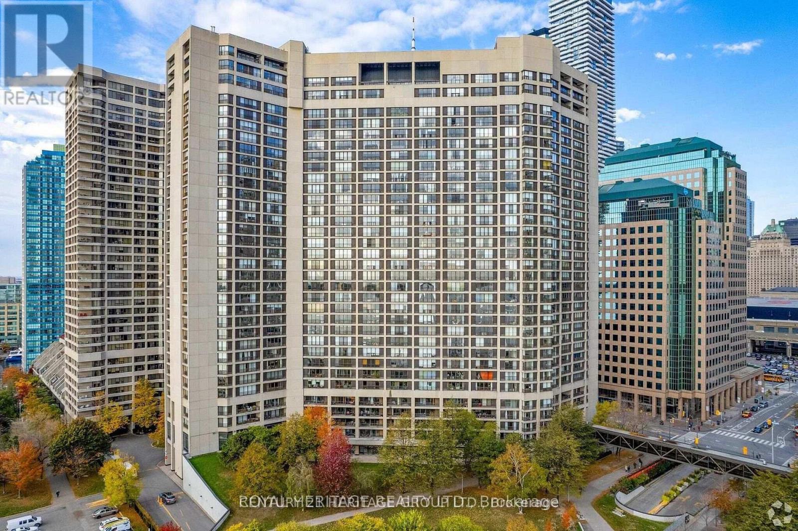 1822 - 33 HARBOUR SQUARE, Toronto (Waterfront Communities) — photo 3