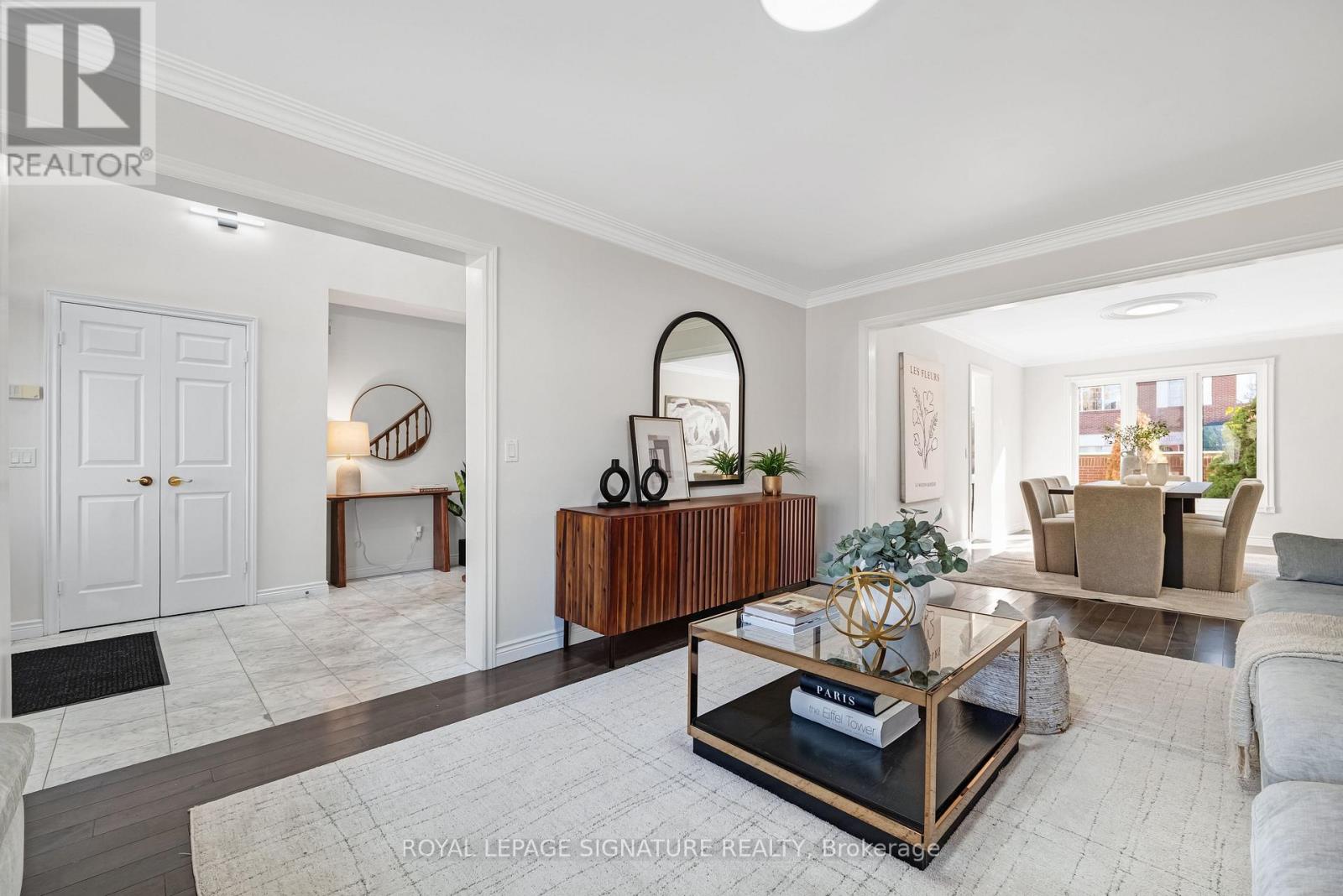 5 Patrick Boulevard, Toronto, ON photo 4