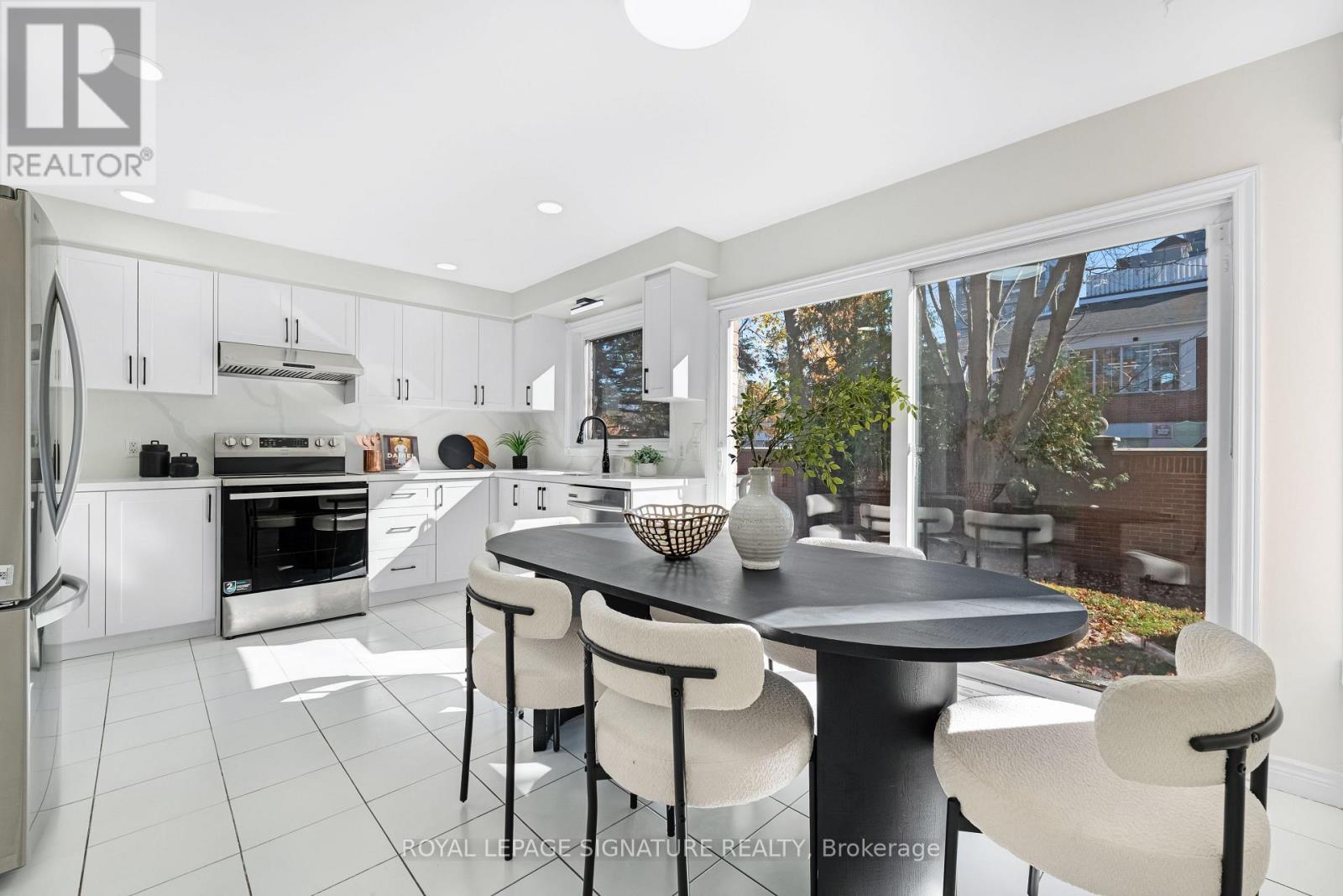 5 Patrick Boulevard, Toronto, ON photo 7