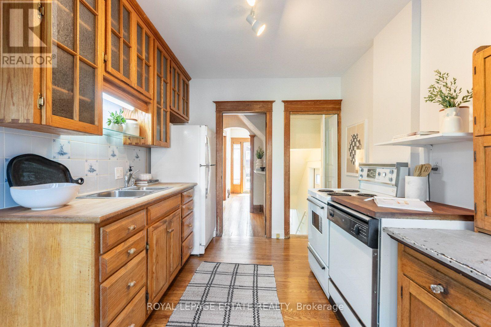34 Bracken Avenue, Toronto, ON photo 19