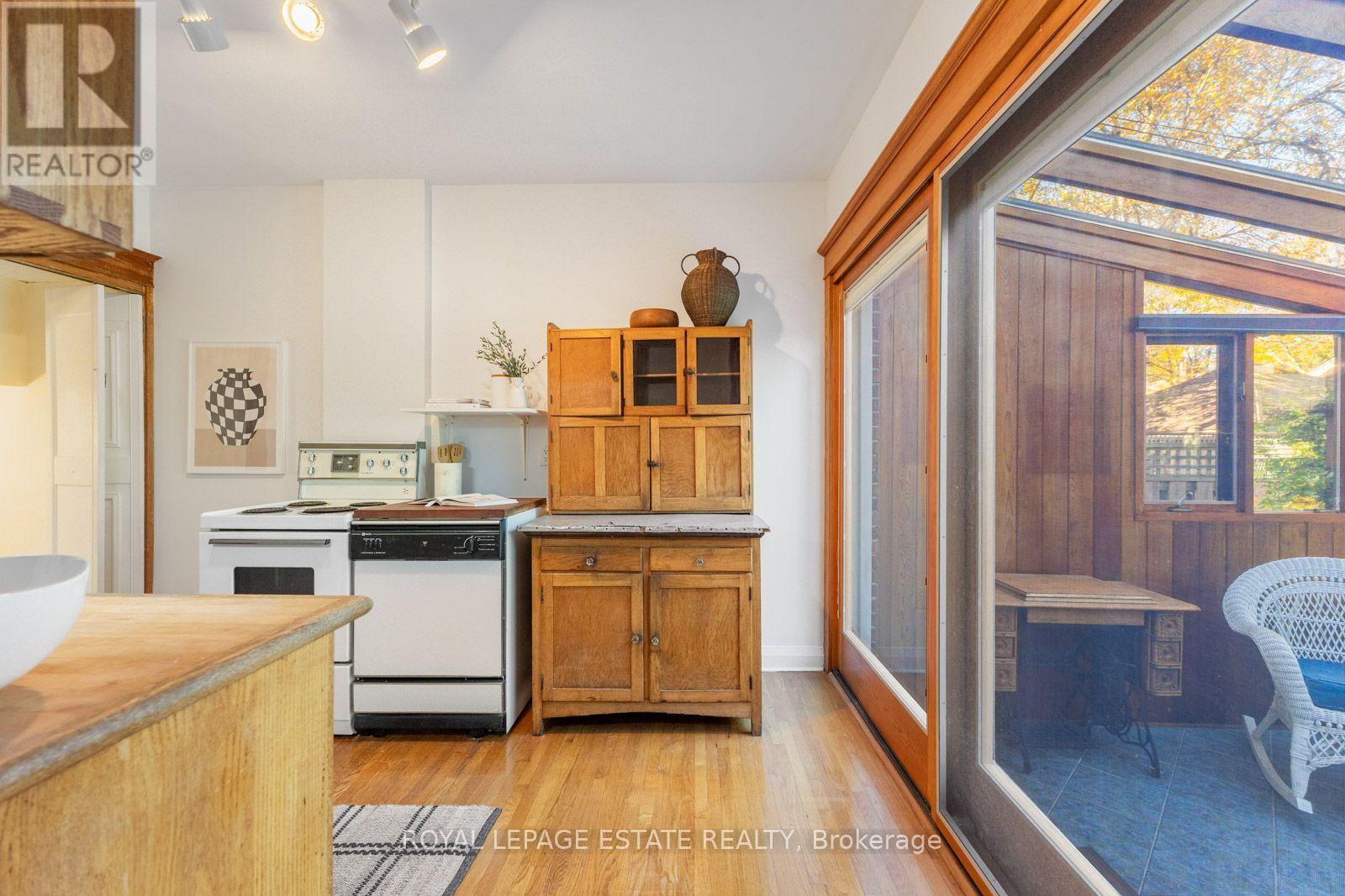 34 Bracken Avenue, Toronto, ON photo 22