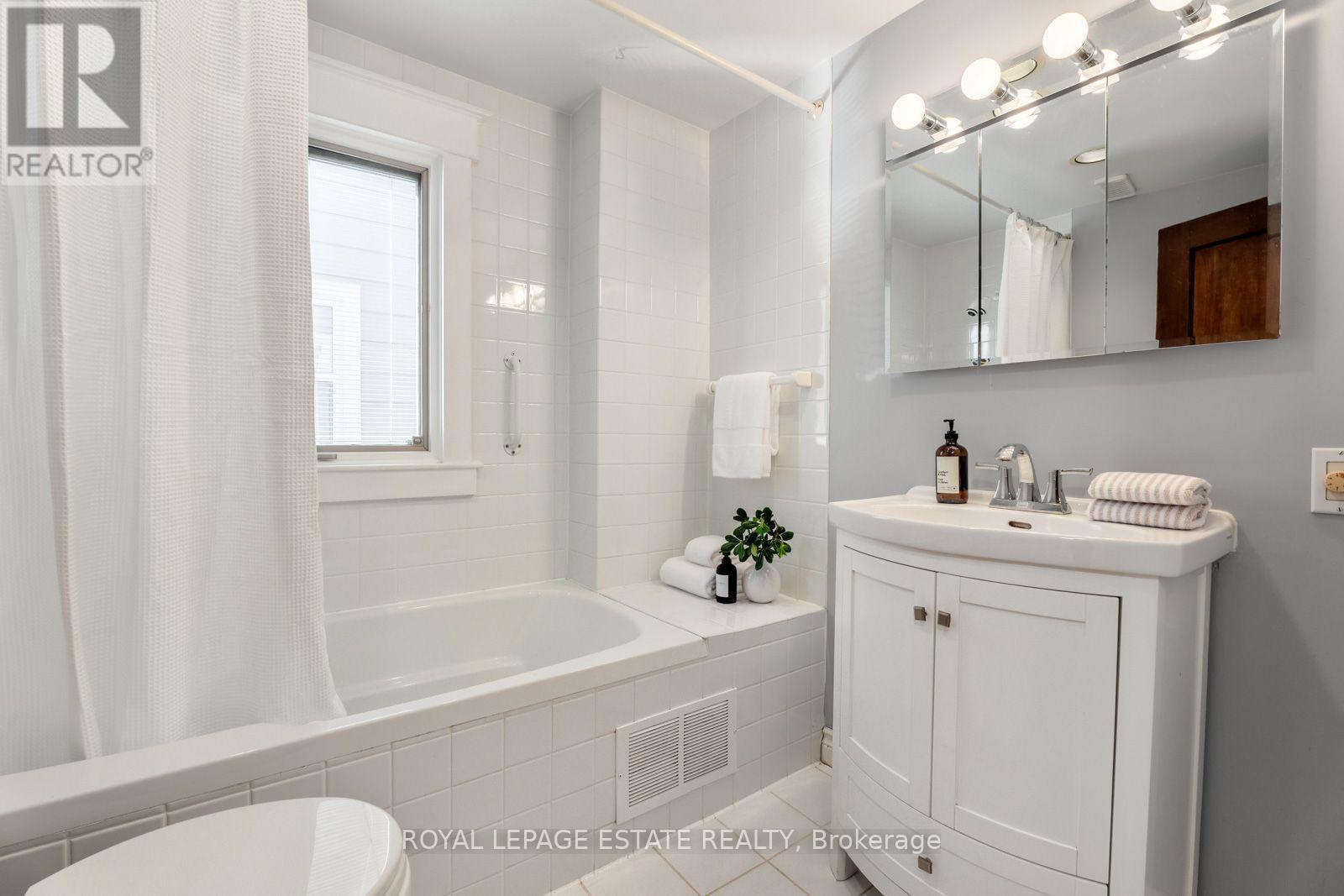 34 Bracken Avenue, Toronto, ON photo 36