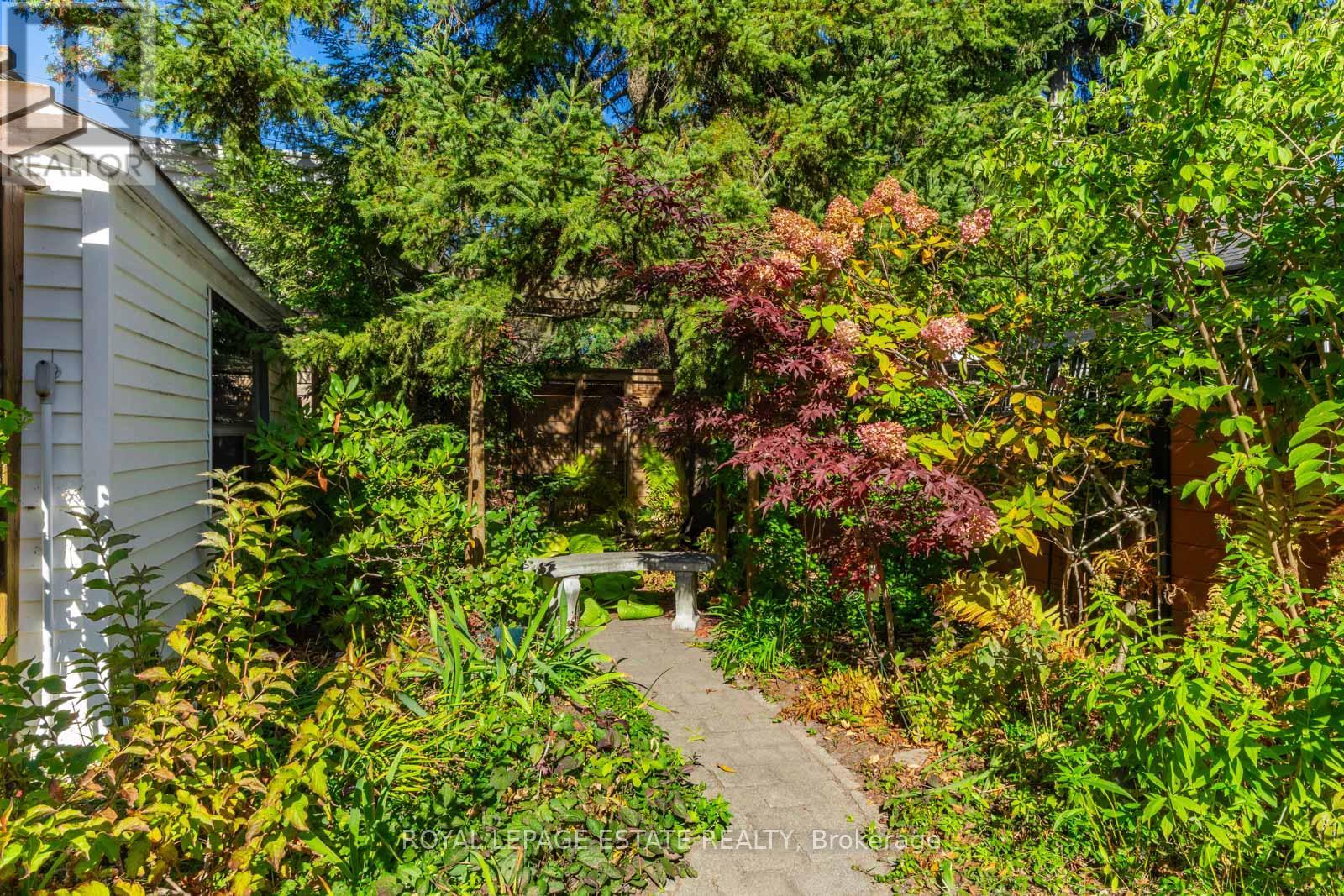 34 Bracken Avenue, Toronto, ON photo 50
