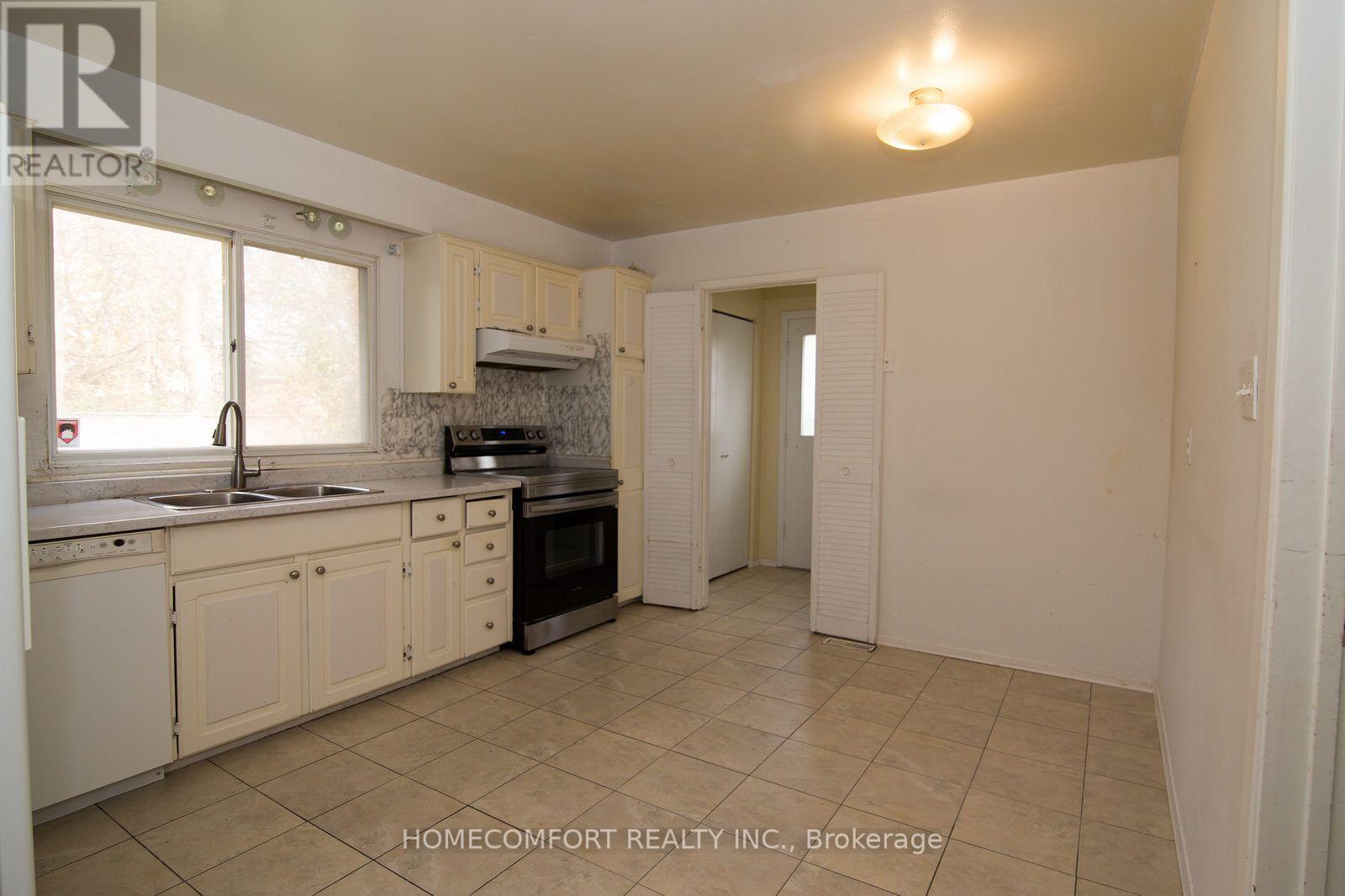 42 Pinemeadow Boulevard, Toronto, ON photo 11