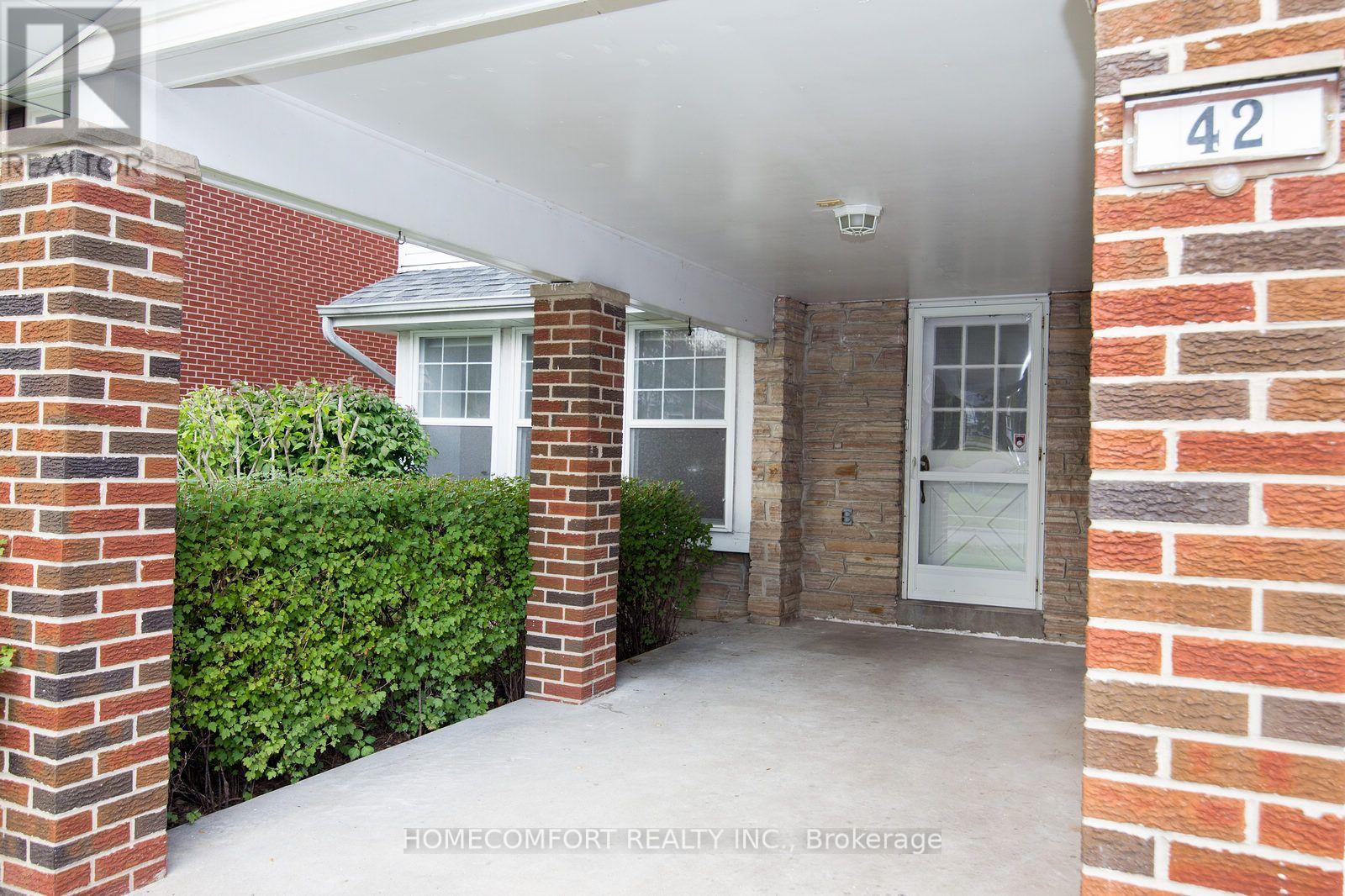42 Pinemeadow Boulevard, Toronto, ON photo 5