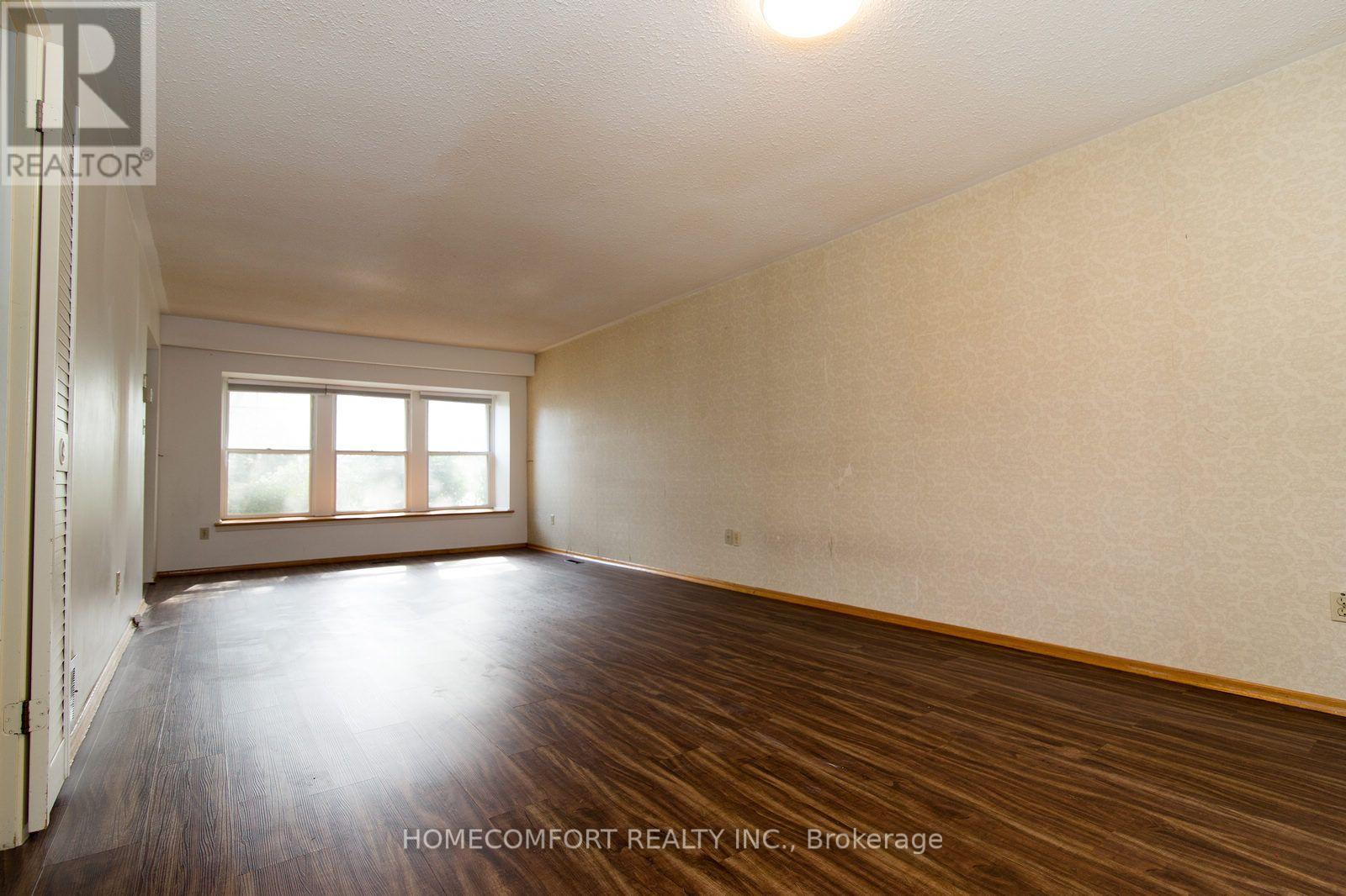 42 Pinemeadow Boulevard, Toronto, ON photo 8