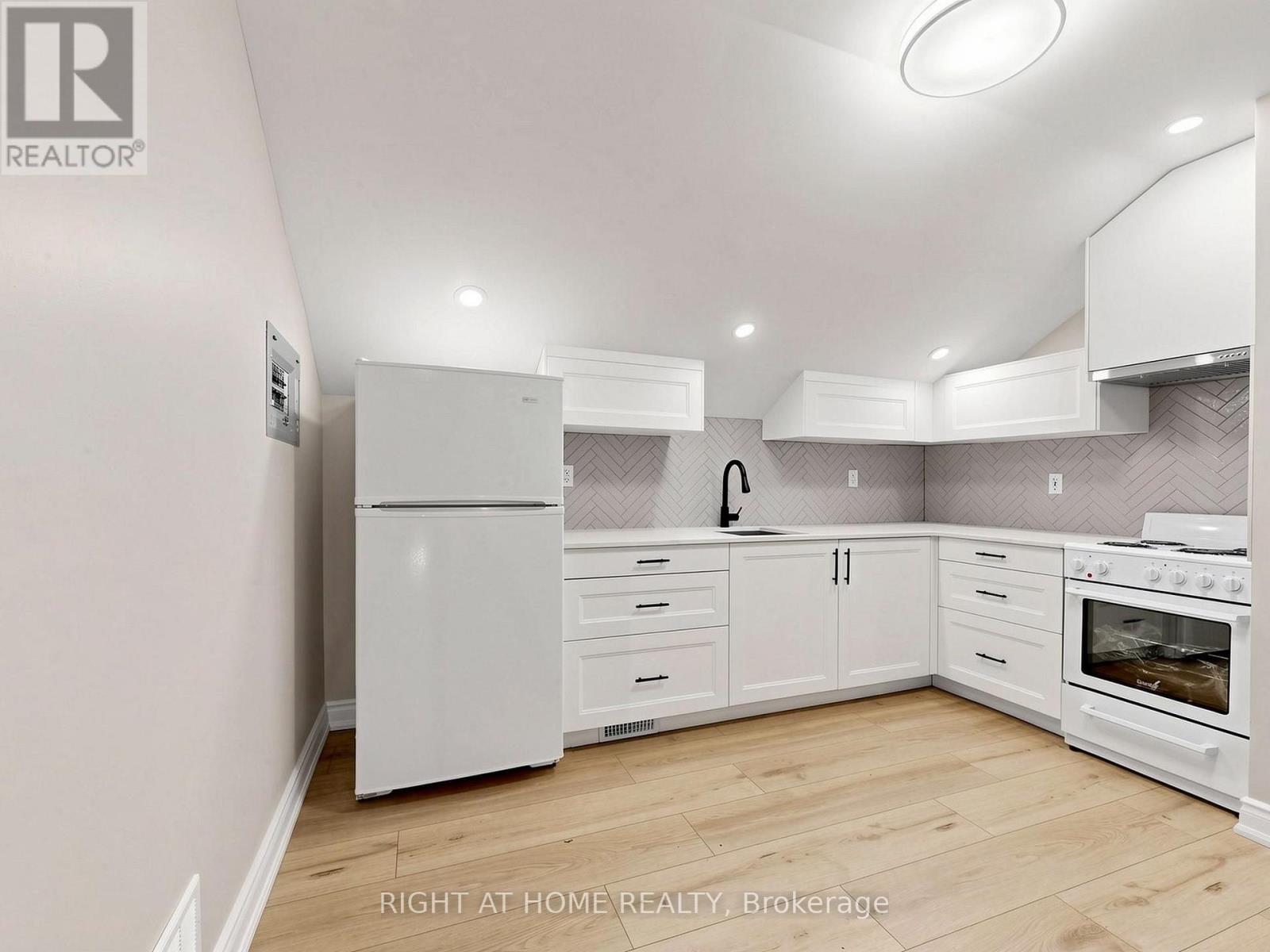 97 Park Road North, Oshawa, ON photo 23