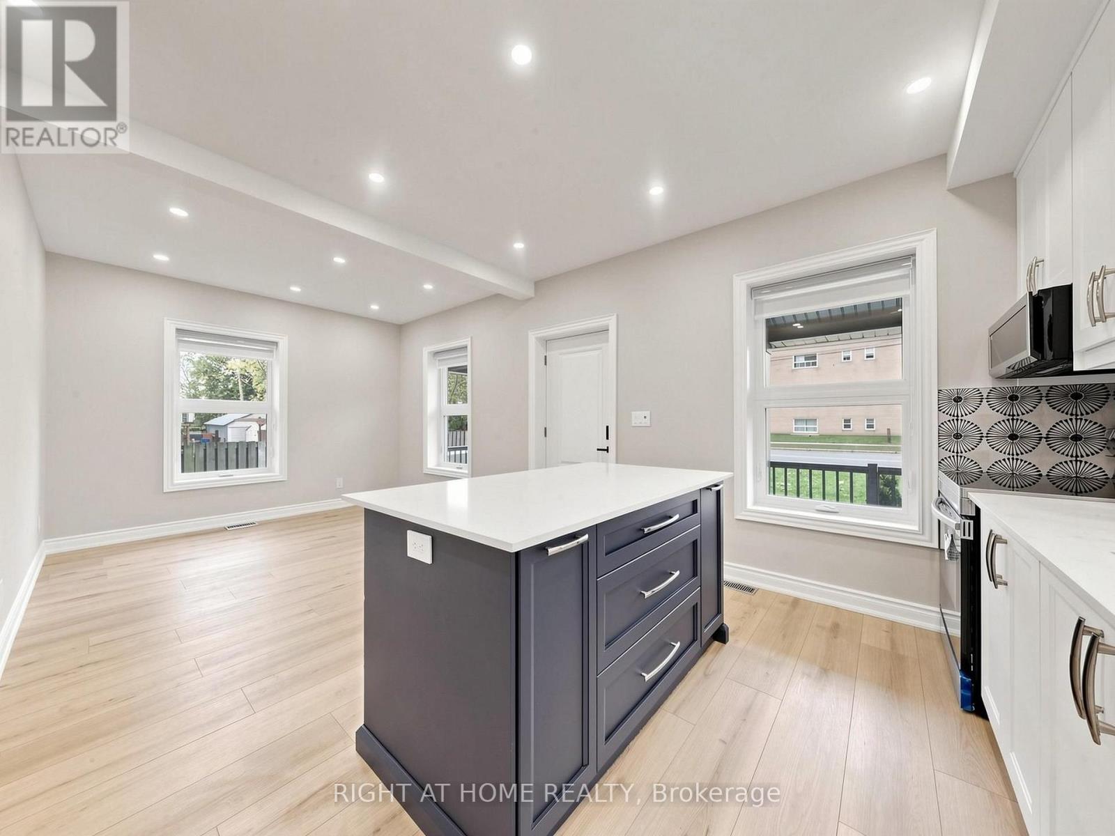 97 Park Road North, Oshawa, ON photo 9