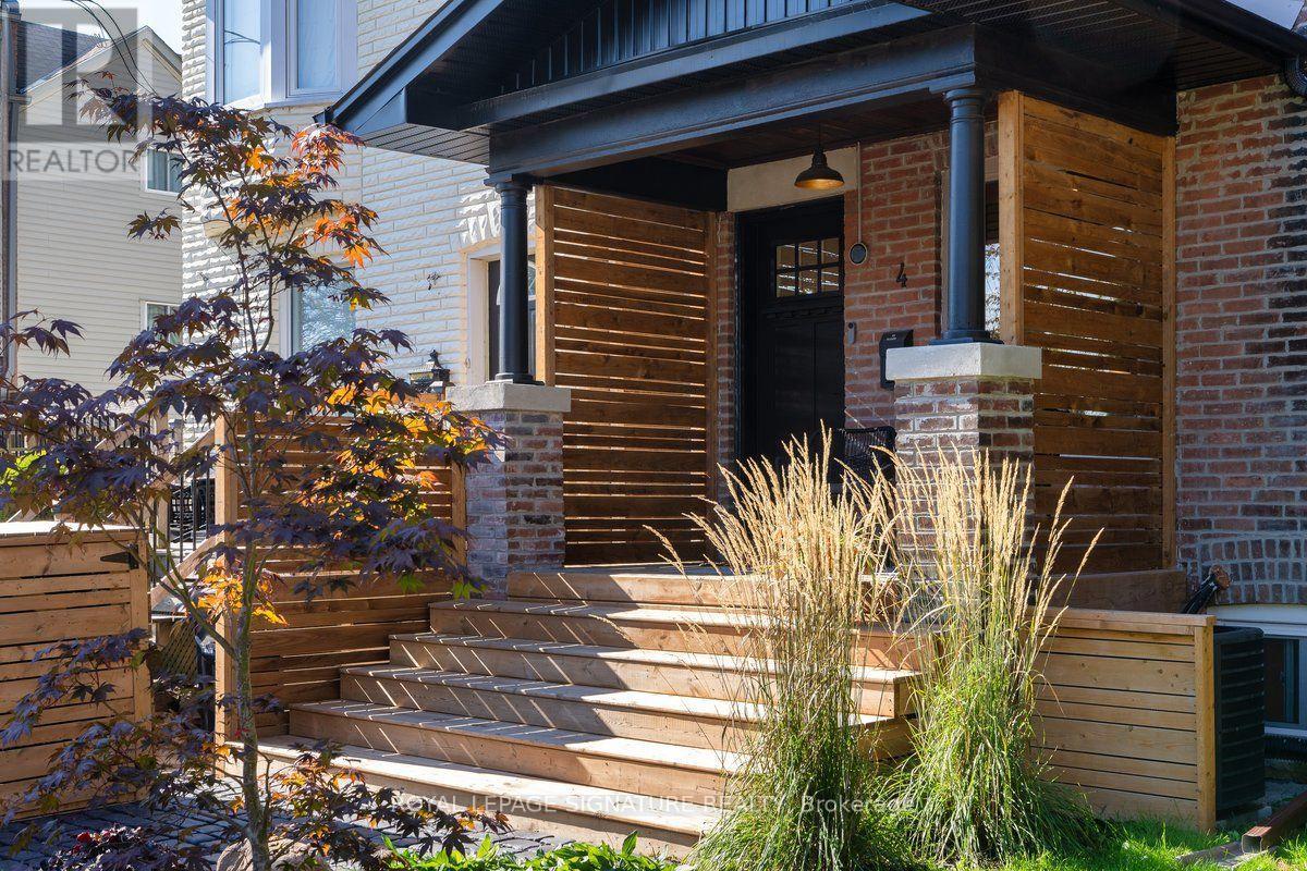 4 Orchard Park Boulevard, Toronto, ON photo 2