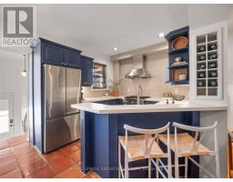 Kitchen - 4 Orchard Park Boulevard, Toronto, ON M4L3E2 Photo 10