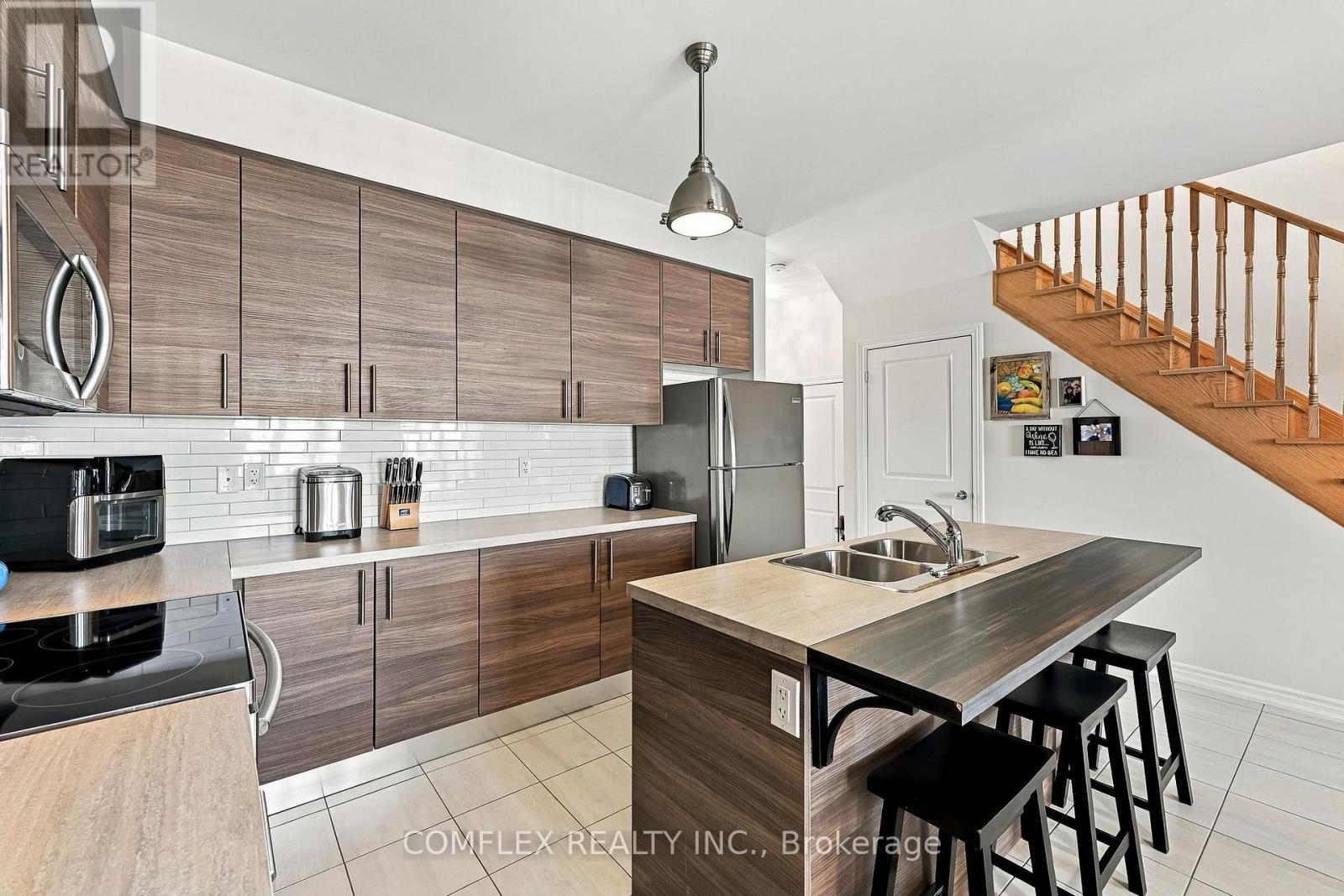 61 Lyle Drive, Clarington, ON photo 13
