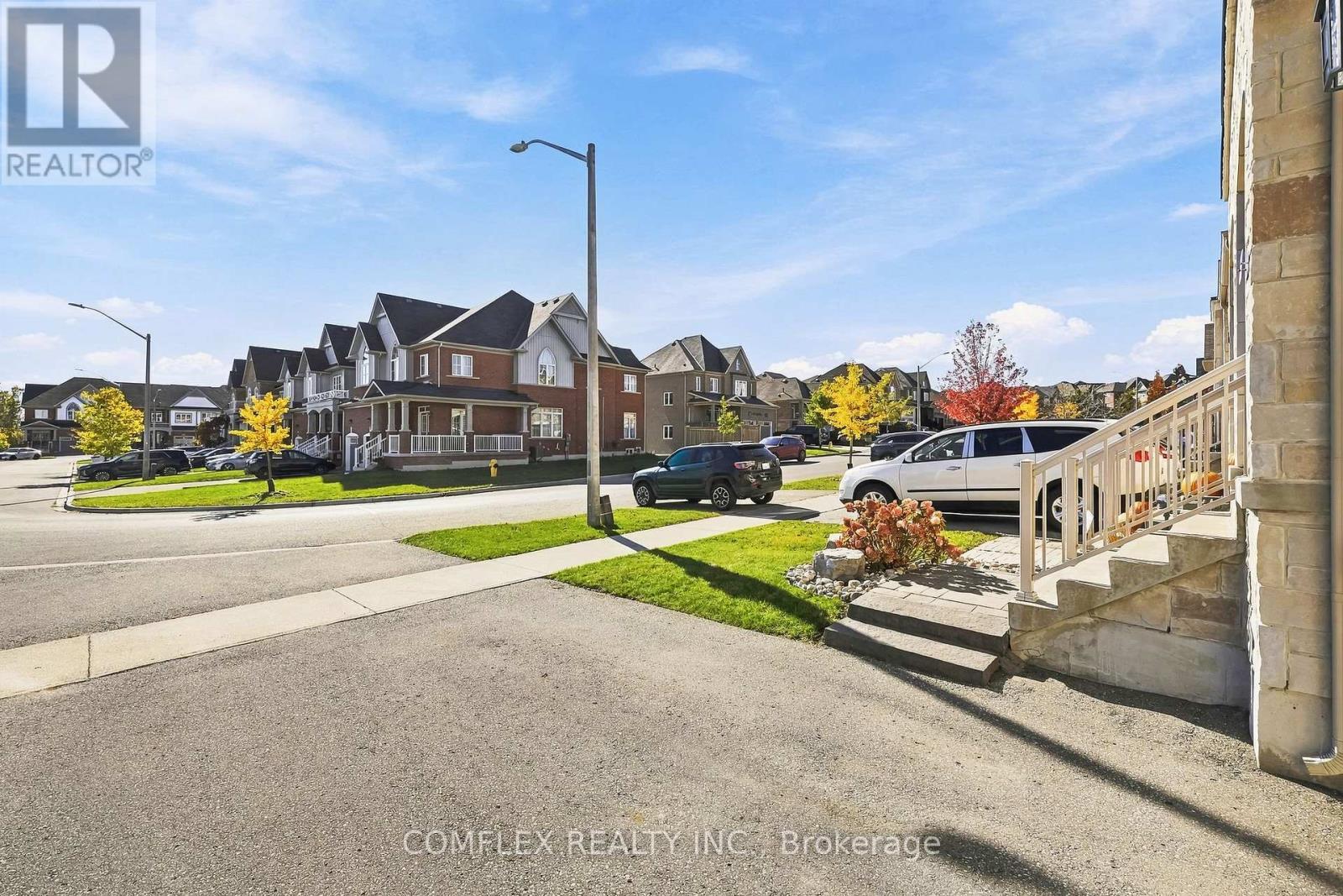 61 Lyle Drive, Clarington, ON photo 3