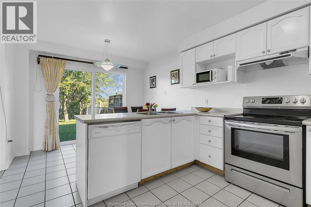948 LEMONWOOD, Windsor — photo 10