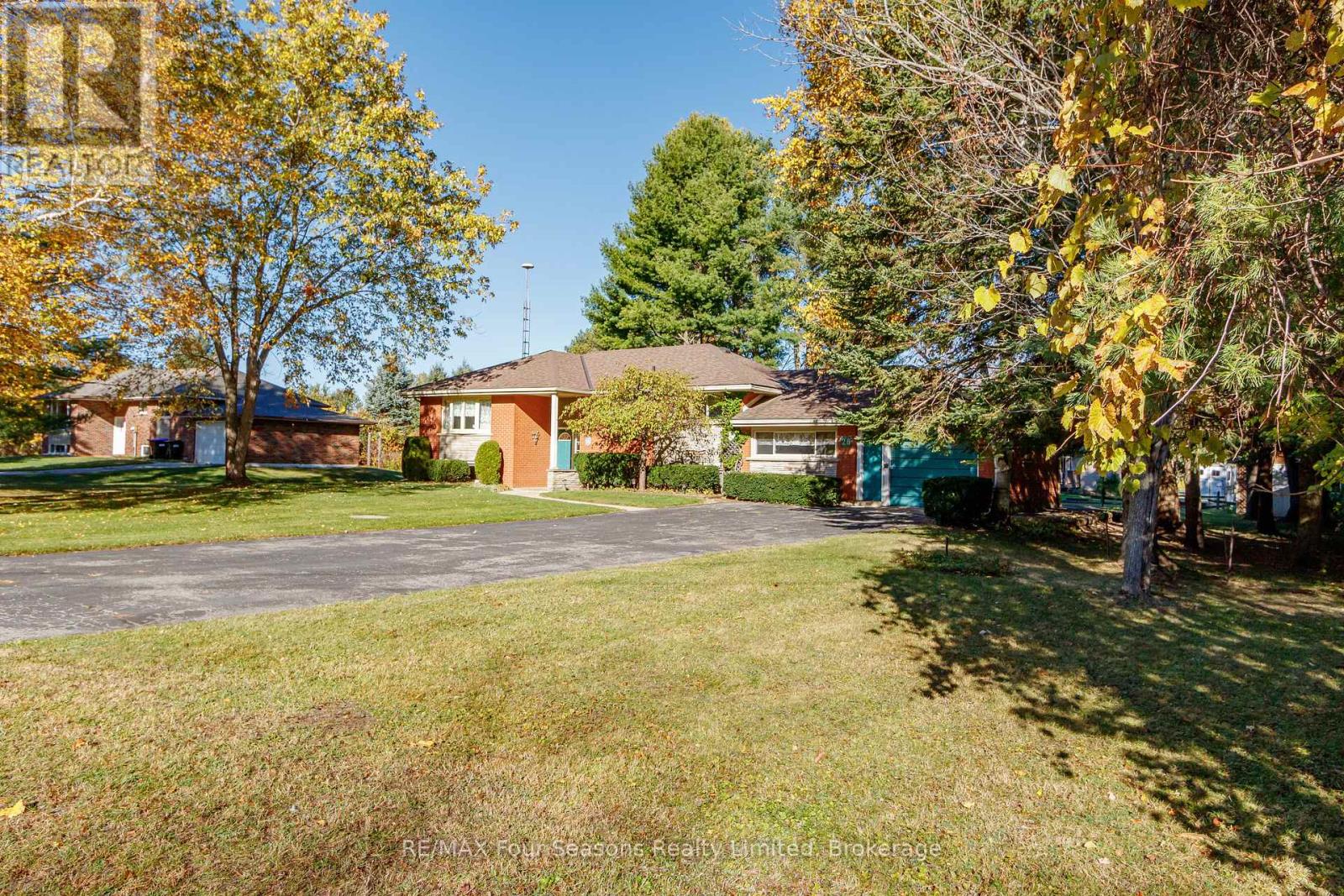26 LOCKE AVENUE, Clearview (Stayner) — photo 2