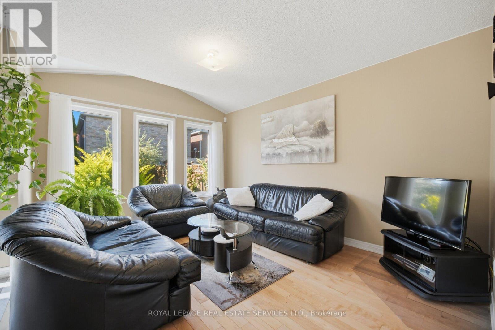 2194 SUTTON DRIVE, Burlington (Orchard) — photo 11