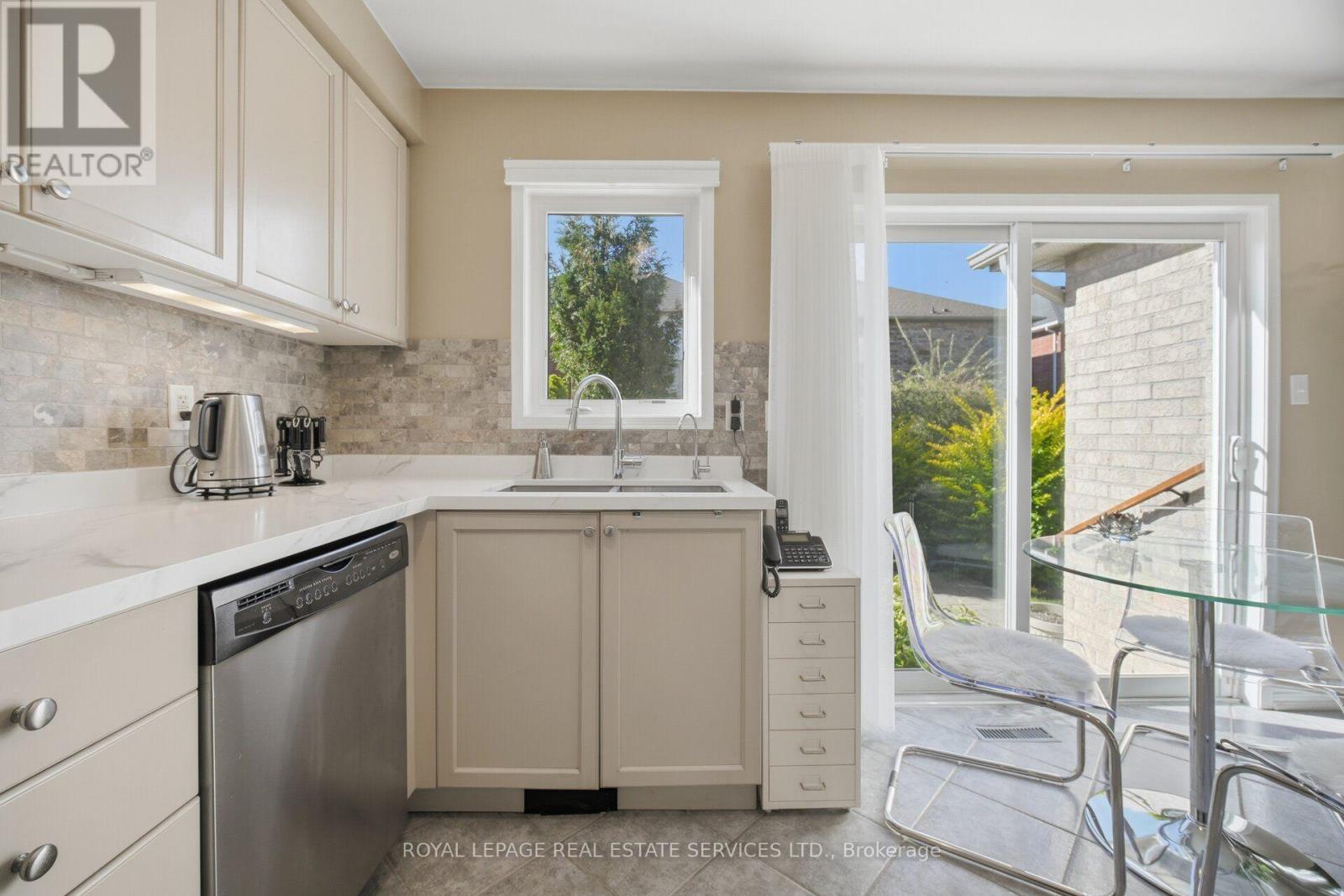 2194 Sutton Drive, Burlington, ON photo 20