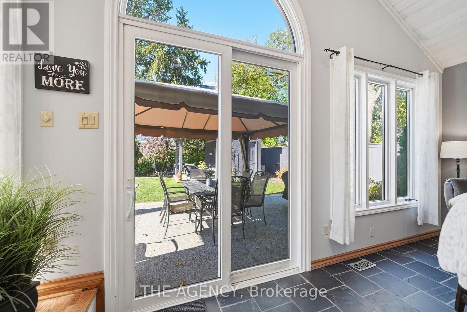 2101 Edinburgh Drive, Burlington, ON photo 13